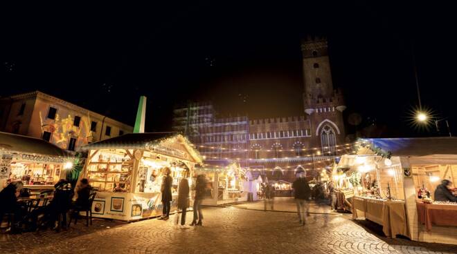 mercatini magico paese di natale