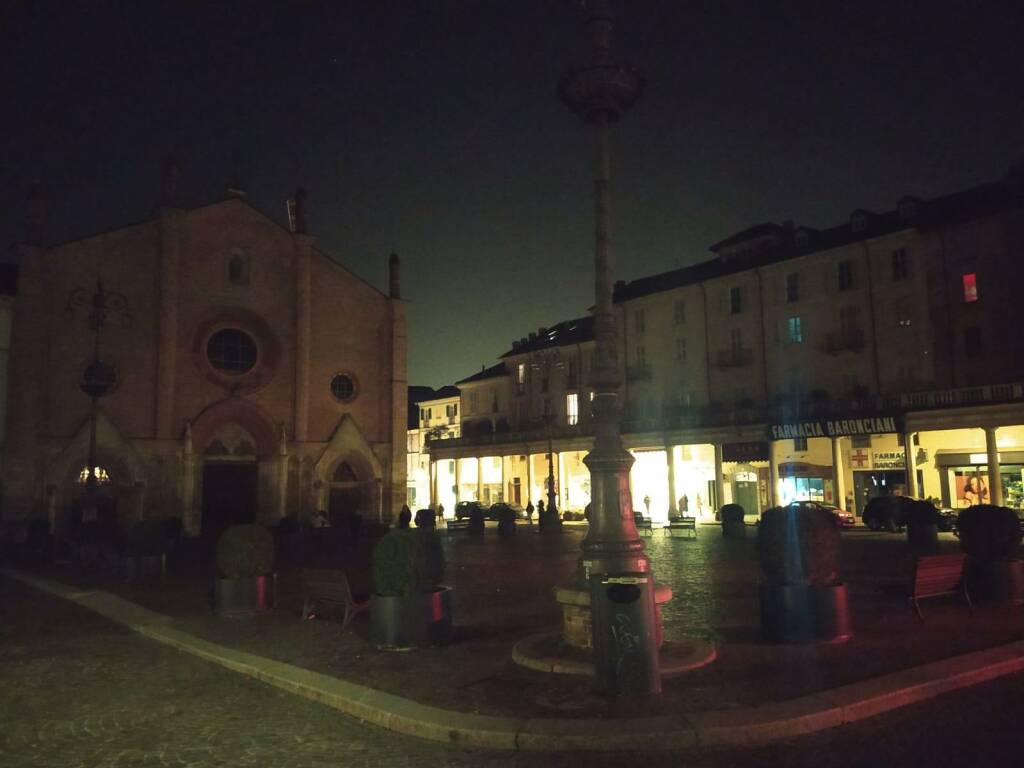 Piazza San secondo al buio 