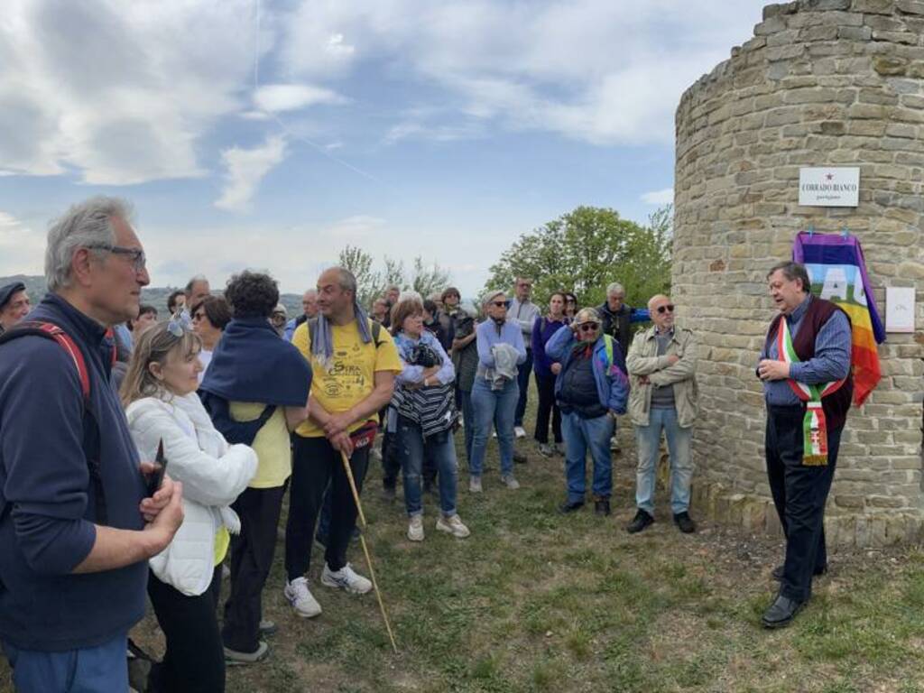 Camminata resistente e teatro a Calosso 