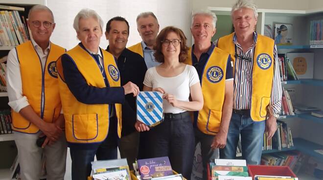 donazione lions biblioteca castagnole lanze